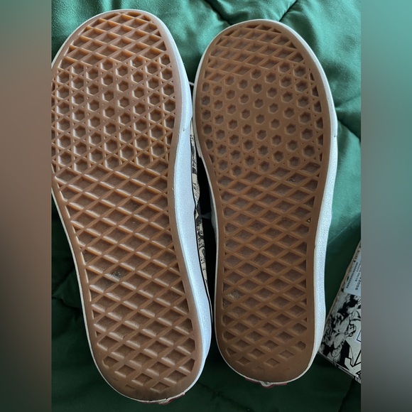 Vans - Picture 2 of 5